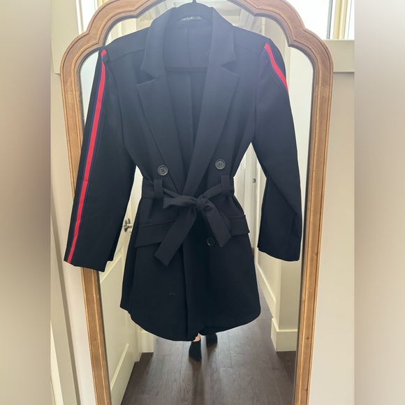 Zara Blazer and Shorts - Picture 2 of 6